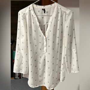 Women’s 3/4 sleeve Maurice’s white blouse